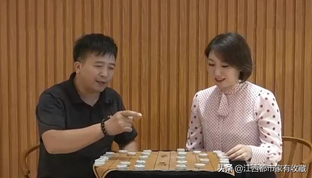 难得一见！元代青花釉里红象棋