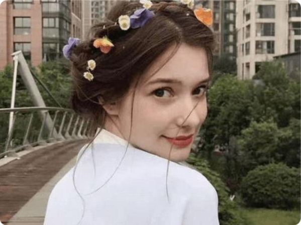 浙大4国混血“美女校花”火了，颜值高气质佳，网友想去浙大偶遇