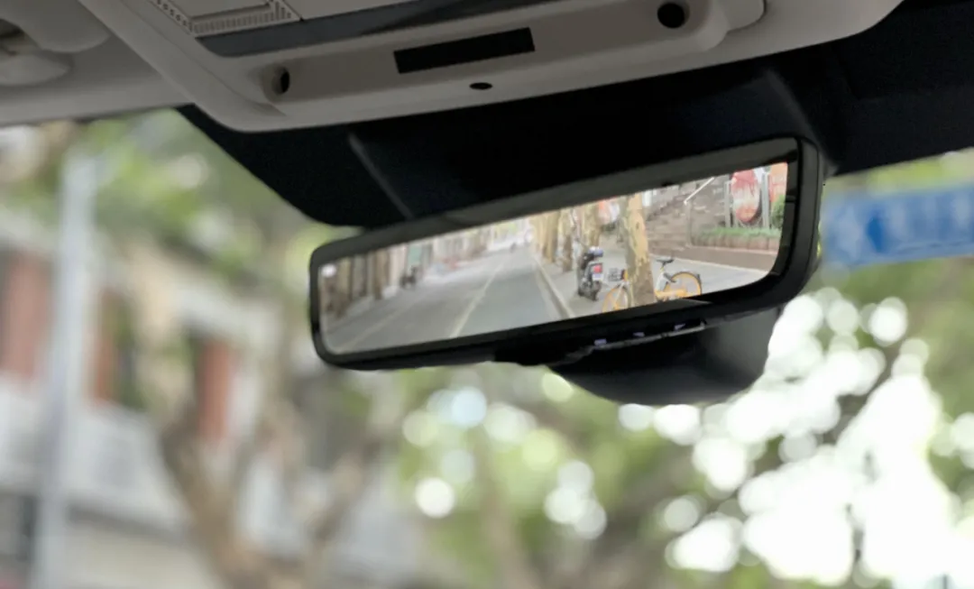 解鎖小馬路丨逛完天平路，讀懂路虎發(fā)現(xiàn)運動P300e的混合理論