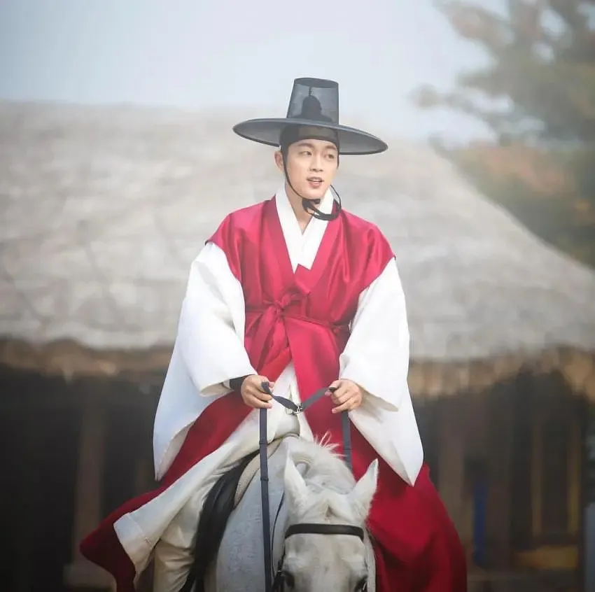 10部超甜奇幻韩剧：穿越、鬼上身、外星人、灵魂互换，真好看