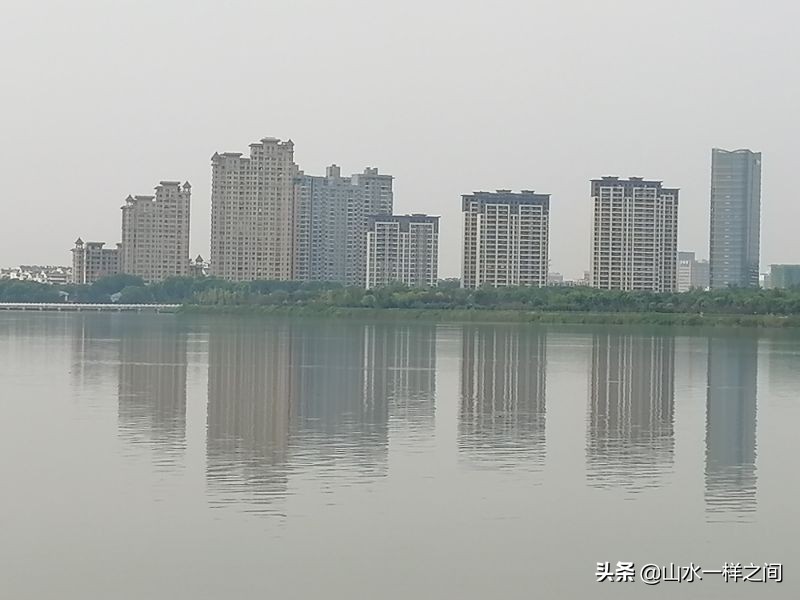 湖水淡淡，时光清浅，任岁月苍茫