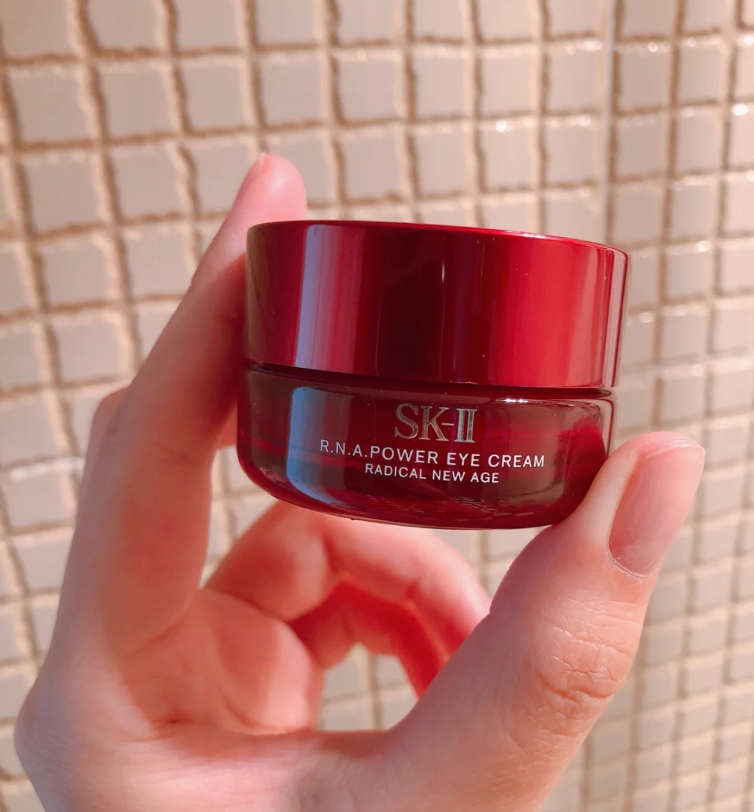 适合35岁以上的眼霜：SKII去水肿，悦薇抗老，你用对了吗？