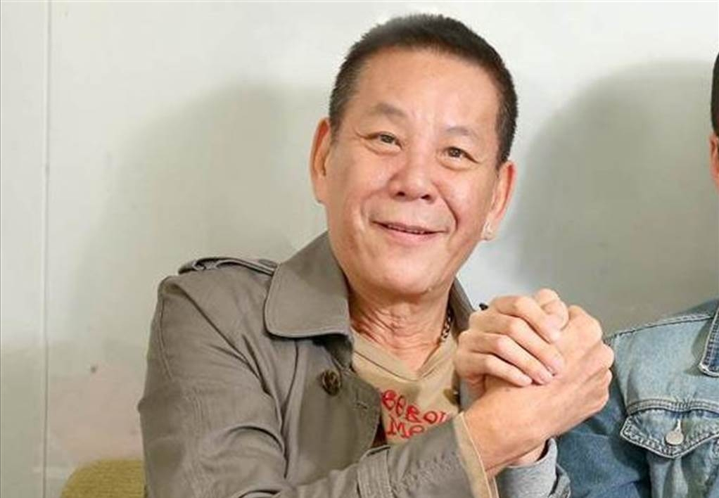 视帝龙劭华：被父母遗弃，被关鸡笼，拥有多段感情，68岁离世