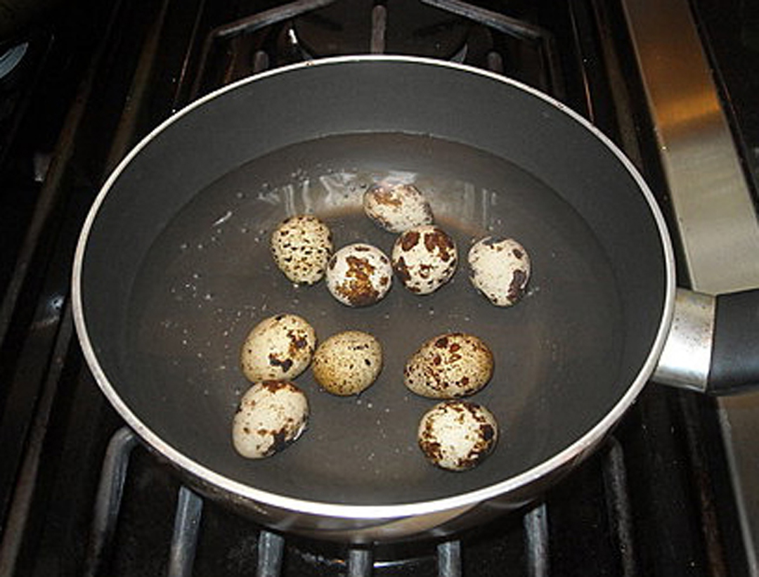 冬天鹌鹑蛋这样做，好吃又下饭，简单又易做，非常适合小孩子吃！