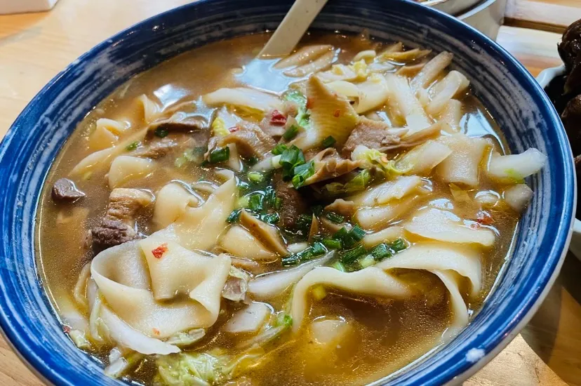 每顿人均20块，坐高铁来这座浙西小县城吃个过瘾