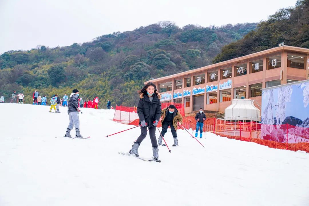 冬雪落下的刹那，金佛山美成了童话！