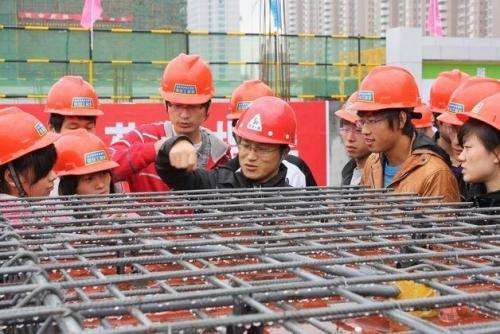 土木工程不再“受宠”？理想与现实差距太大：风里雨里工地等你