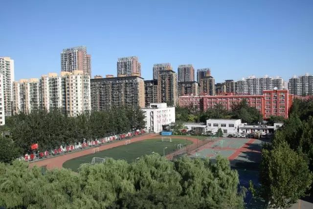 北京这所高校：坐拥8大校区，培养20余万优秀人才，校名还有双重含义！