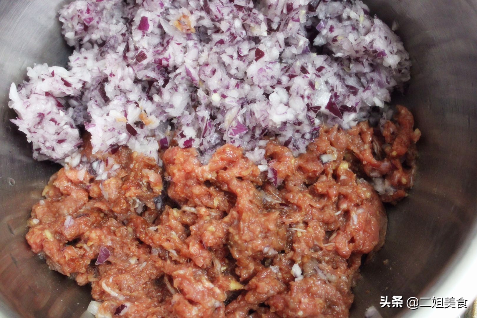 鲜嫩可口的牛肉洋葱馅饺子的做法