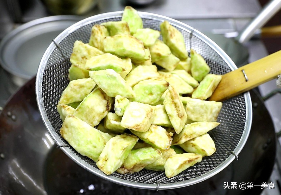 烧茄子怎么做好吃（茄子的5种素烧做法介绍）