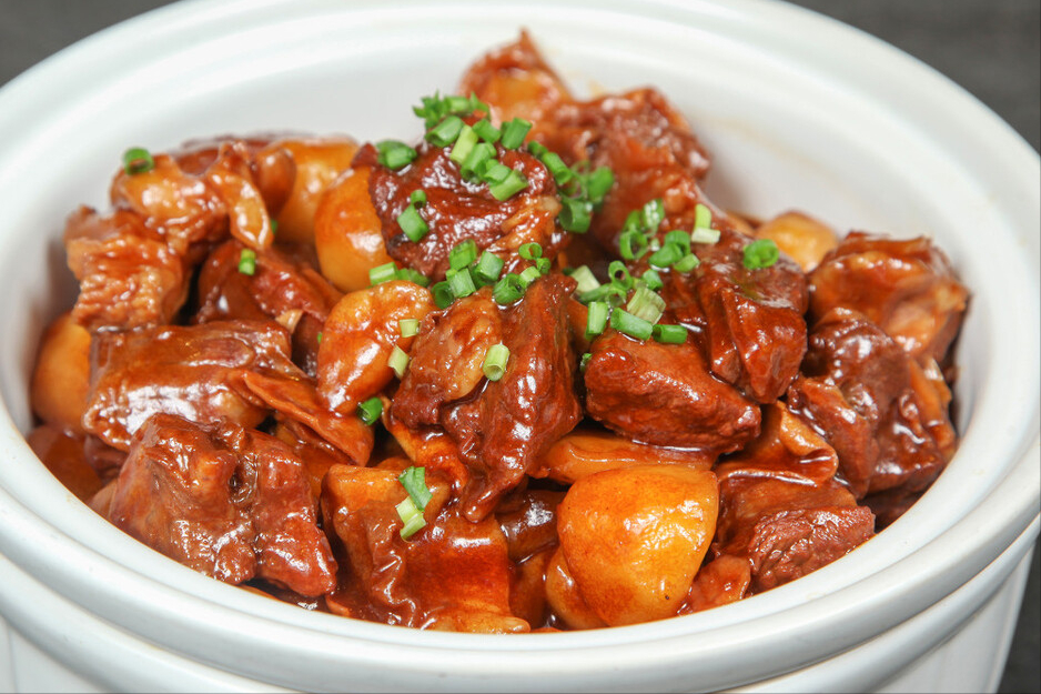 炖牛肉，记住3点小窍门，软烂不塞牙，香嫩没腥味，老人也能嚼动