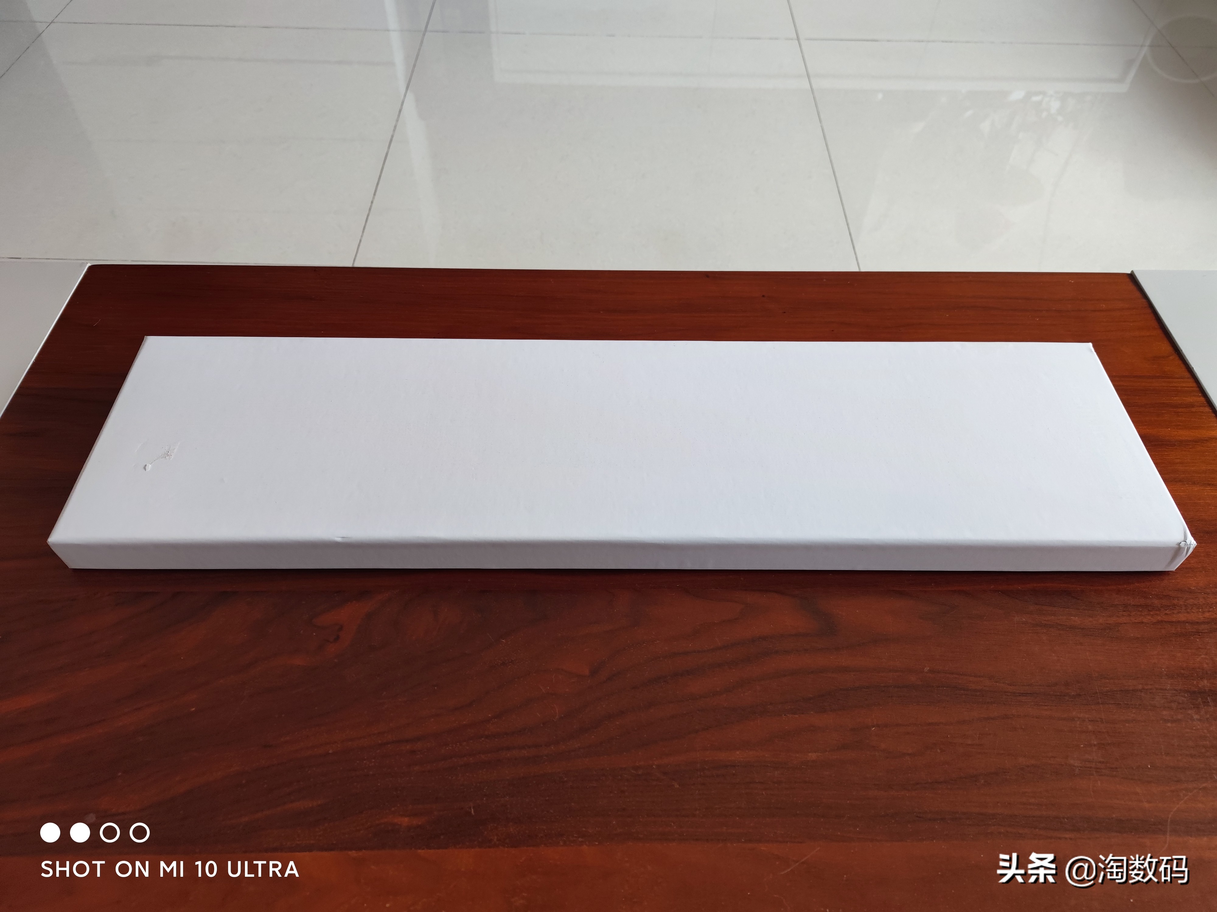 是屏幕就要贴个膜：2021款E300L廉价百元钢化膜安装实测