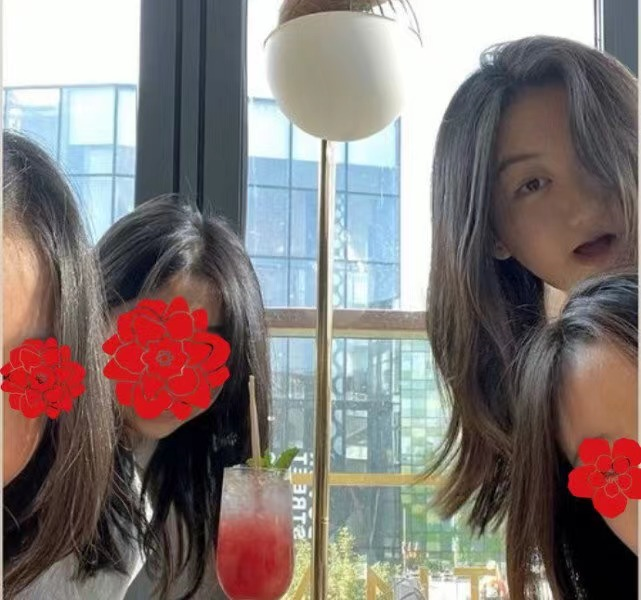 15岁李嫣与闺蜜聚会，穿短裤背心大秀好身材，疑穿辱华品牌引争议