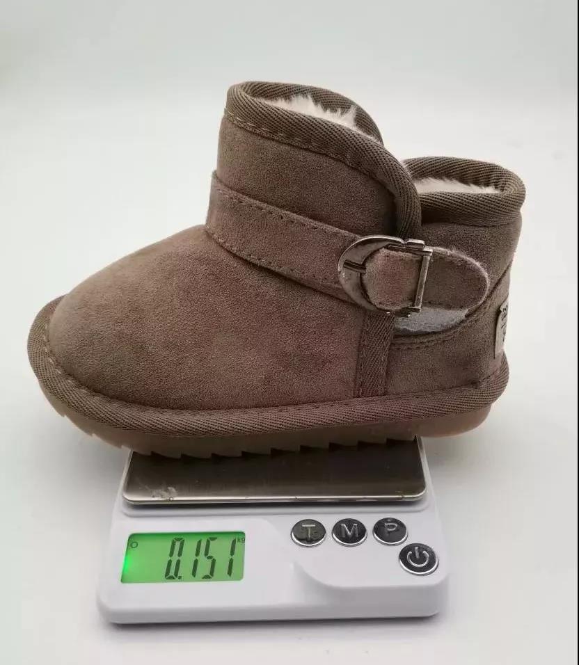 7款儿童雪地靴测评：最负盛名的U*G，这款又硬又不防滑