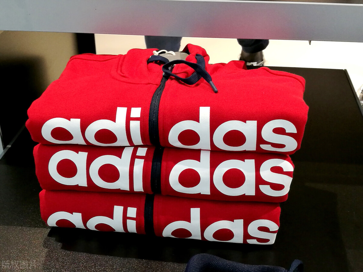 adidas：为一个梦想坚持了70年，至少影响了3代人