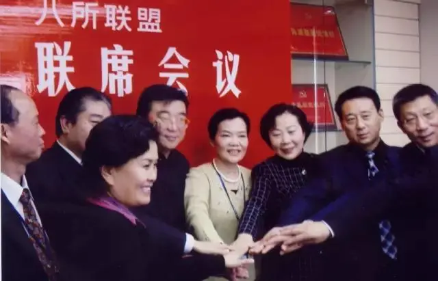 “女神”律师！从工人到高校教师，她放弃留美深造，创多个行业第一！