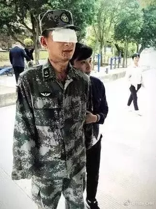 好笑吗?智能锁广告涉嫌侮辱拆弹战士,还强称创意……