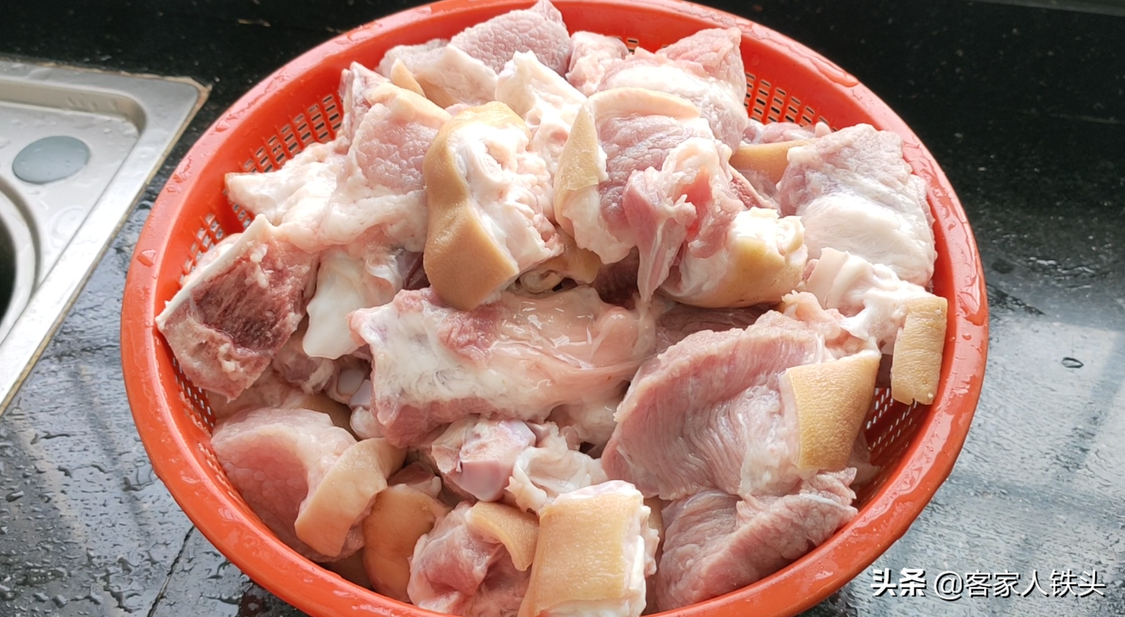 5斤猪脚天冷别白切，教你一个过瘾的吃法，香糯好吃，做法很简单