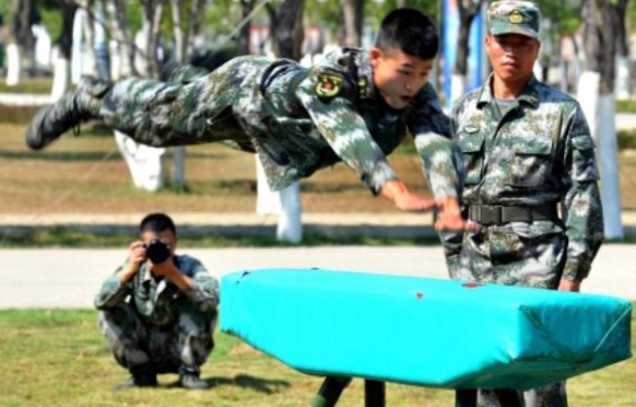 2021二次征兵即将启动，征兵要求有变化，想参军的大学生须知晓