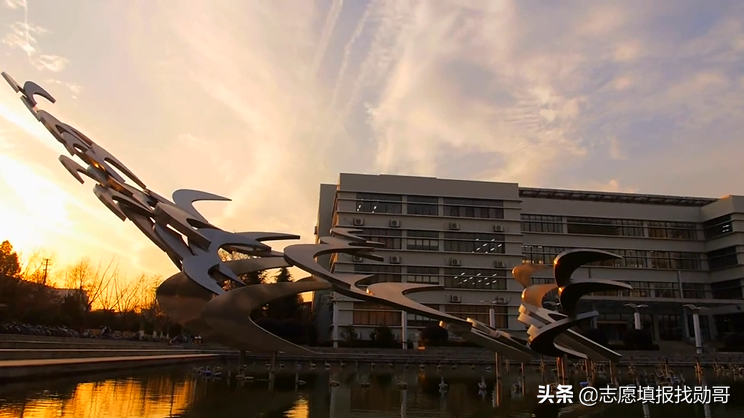 我国这所知名大学！国内了不得的“行业龙头”，就业率超高