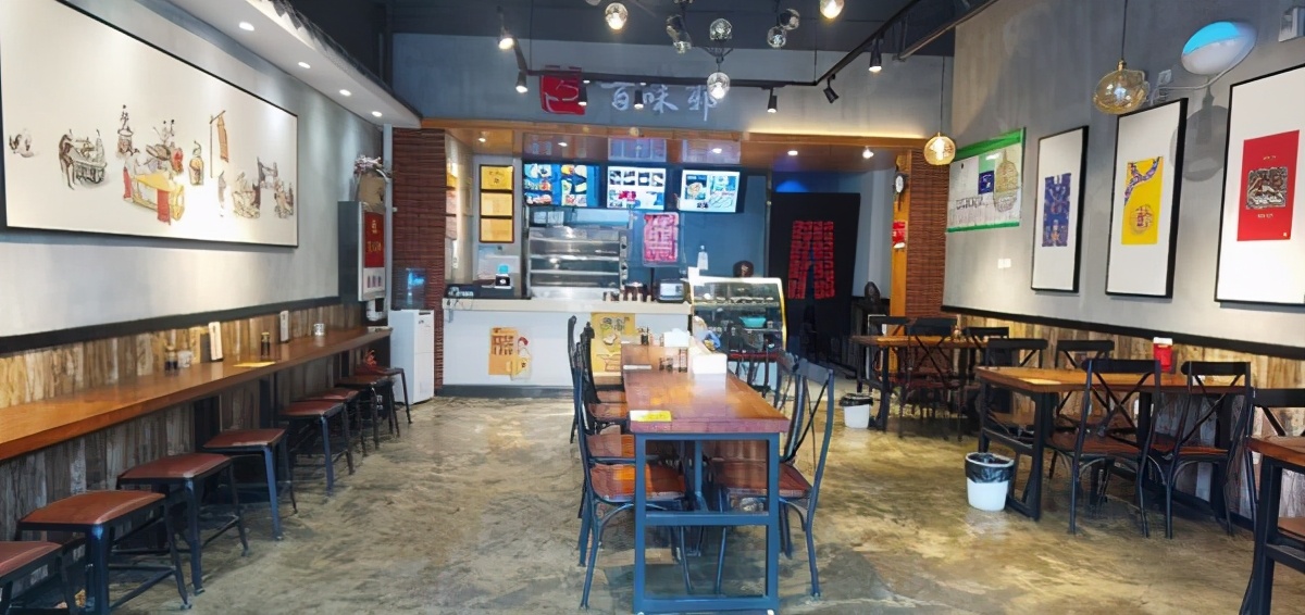 河南一餐馆倒闭前，老板挨个通知顾客来退款：饭店虽不开了，但不想背上骂名