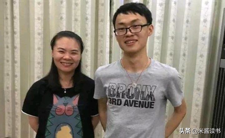 浙江状元物化生3科满分，总分723上清华，好习惯成就好成绩