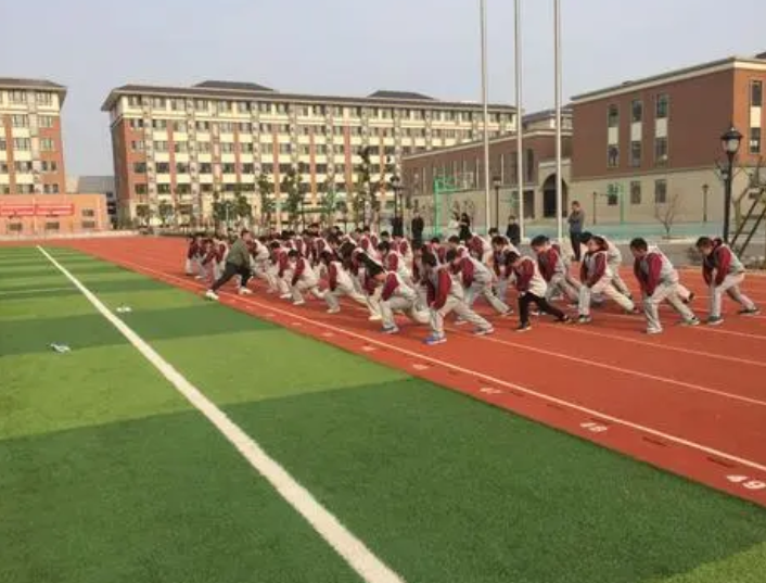 36所一流高校发布通知，将体育纳入高考范畴，不合格者不予录取