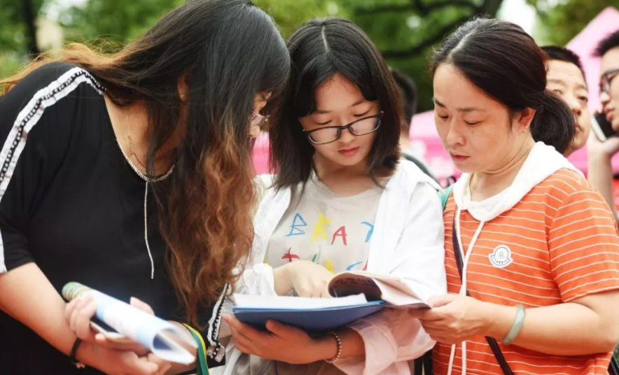 500分左右录取的军校，实力强悍且口碑好，适合中等生报考