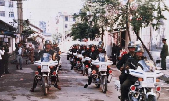 97年江西第一悍匪万光旭，独自对战37名军警，两小时后被当场击毙