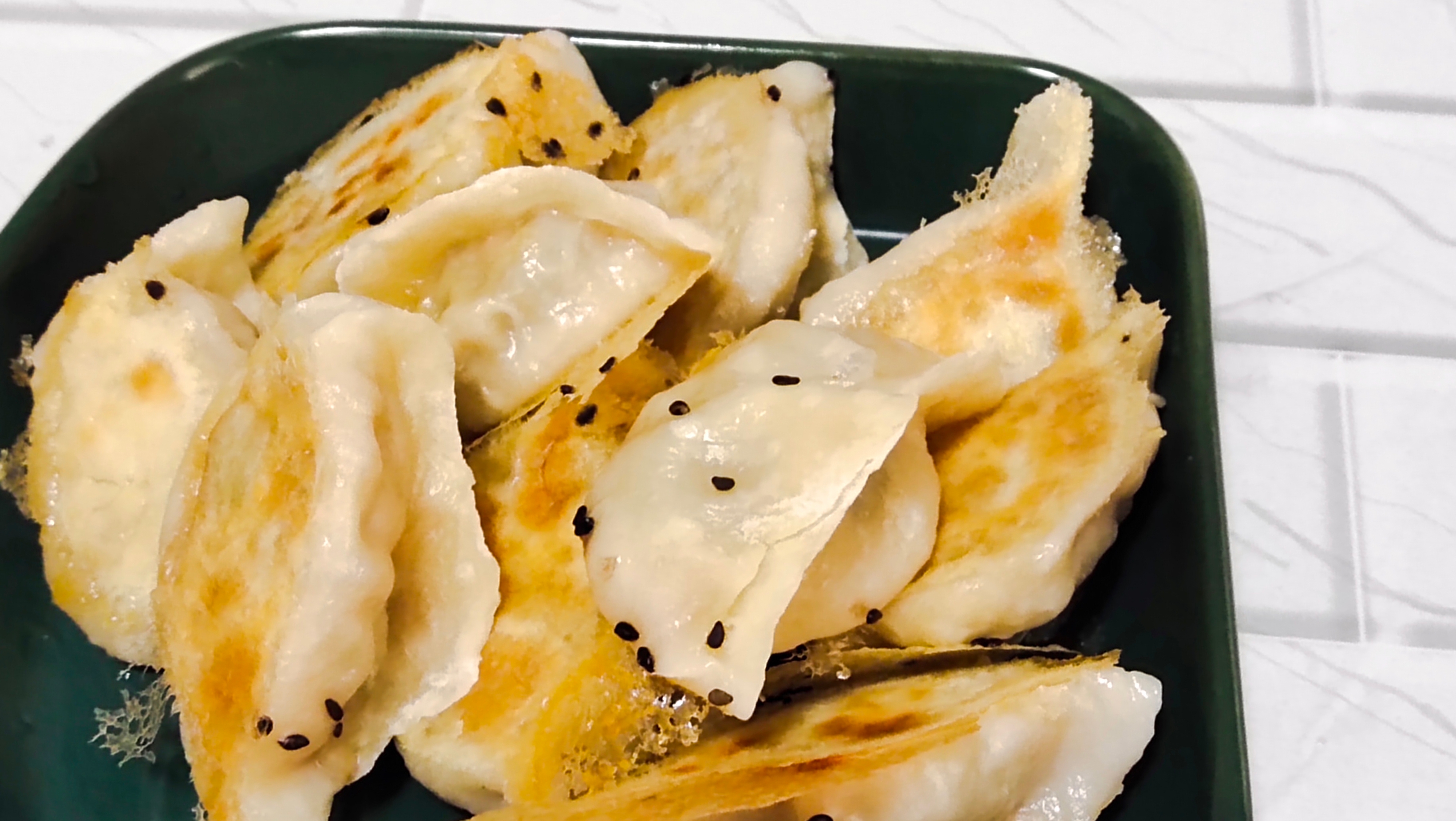 冬天茴香是个宝，和猪肉包成饺子，记住2放1不放，鲜香味美真好吃