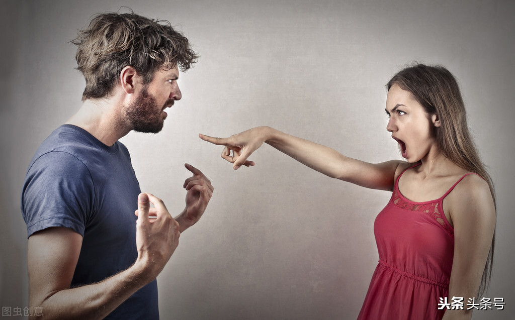 2021年底,需注意伴侣间有口舌之争的星座