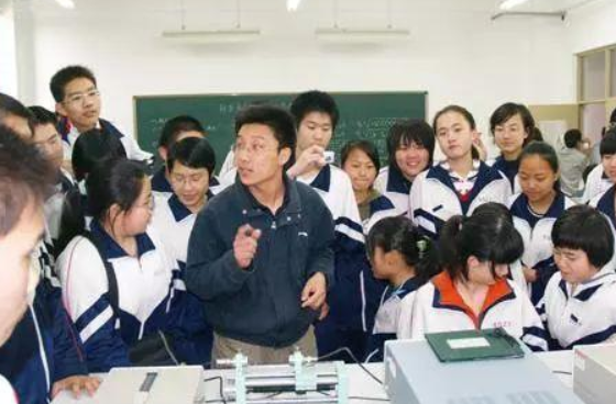 教育厅新通知，秋季高一新生实施新课程，修满学分才能毕业