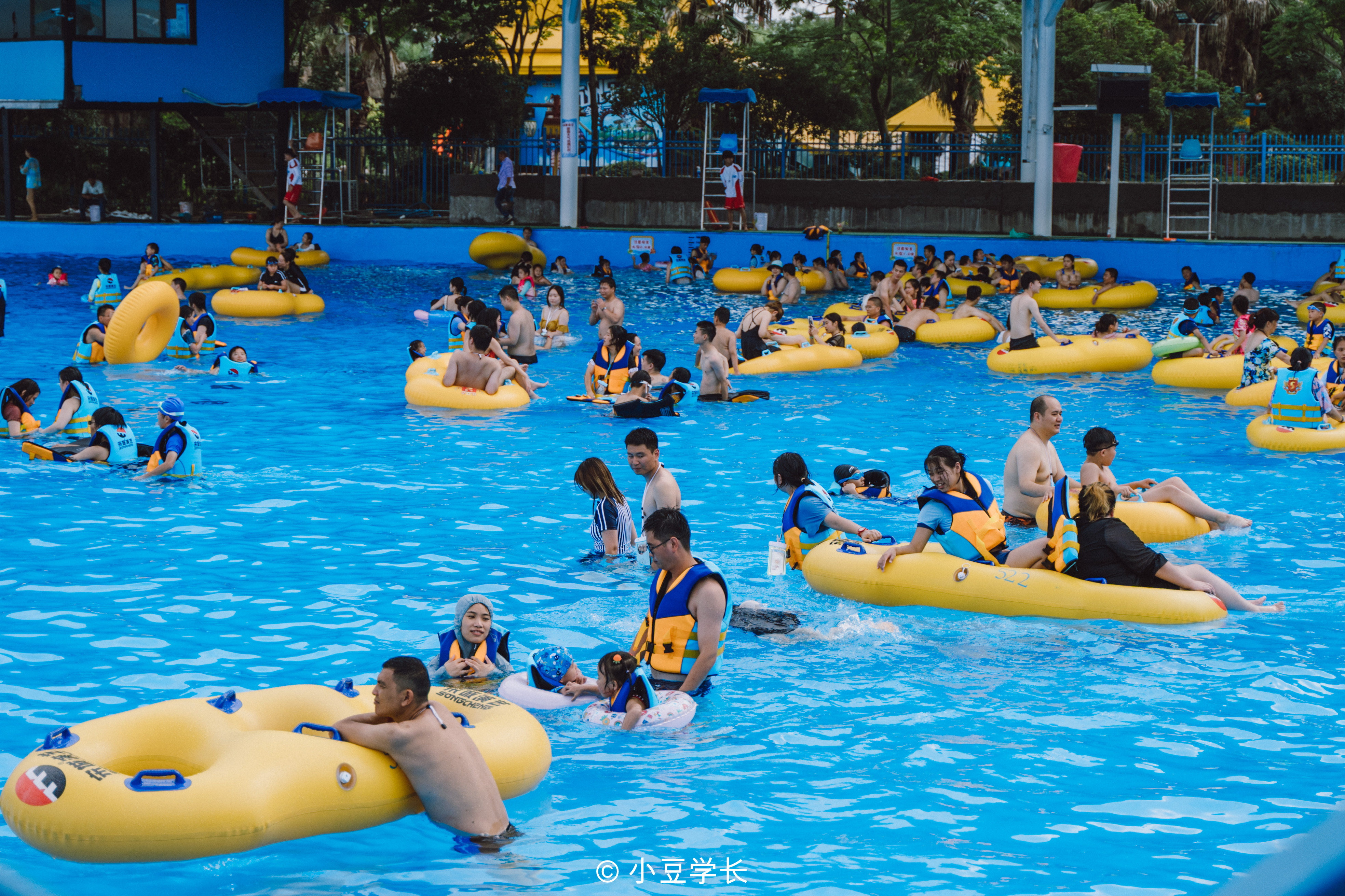 夏天去水上乐园玩好不好?