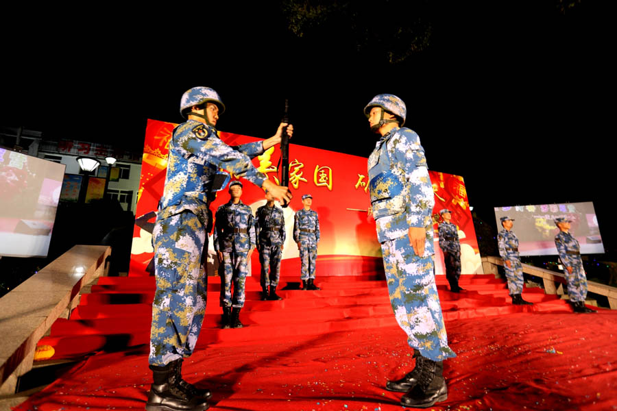 献礼华诞 | 解放军及武警部队“双节”晚会大联欢