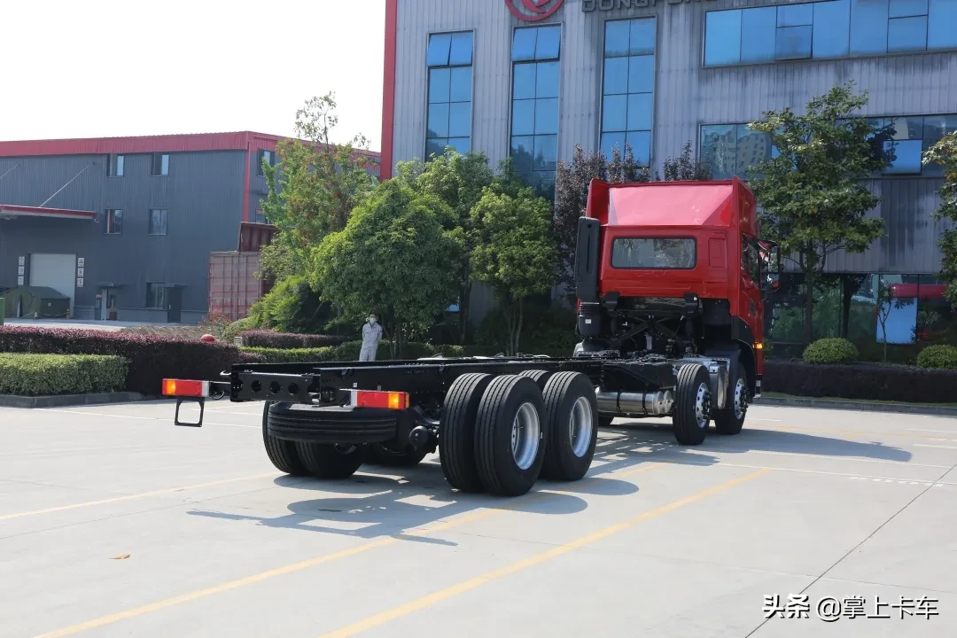一体式制冷机+56m³大货厢 东风KL牵引车 跑冷链不切割驾驶室