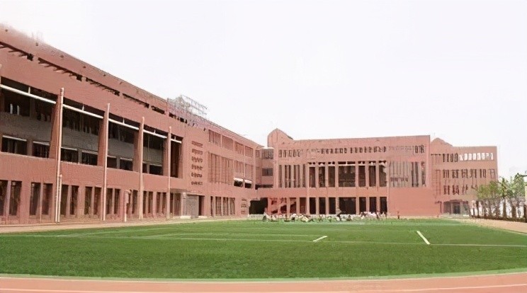 天津400分有哪些学校（天津有所学校）