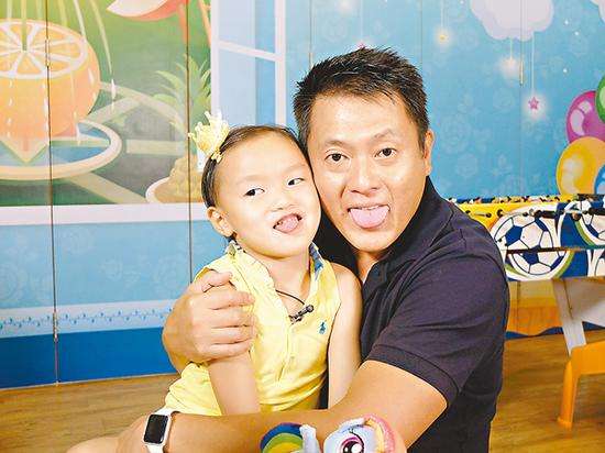 与滕丽名相爱9年，却劈腿小20岁大学生，任性妄为反被绿沦为笑柄