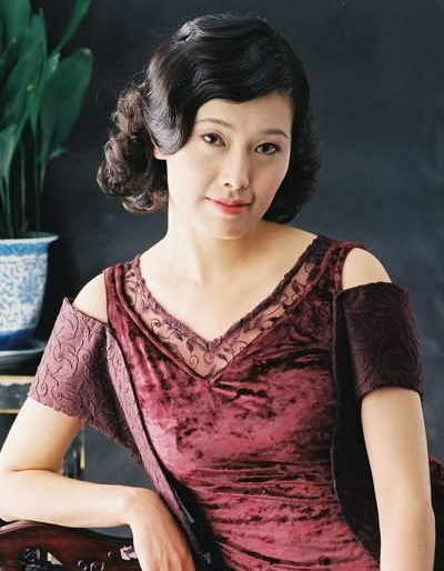 著名女星贾妮:跟你同居8年不娶我?那我直接嫁给你兄弟