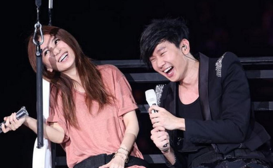 被初恋误以为是穷光蛋，苦追田馥甄“求婚”金莎，林俊杰的绯闻史