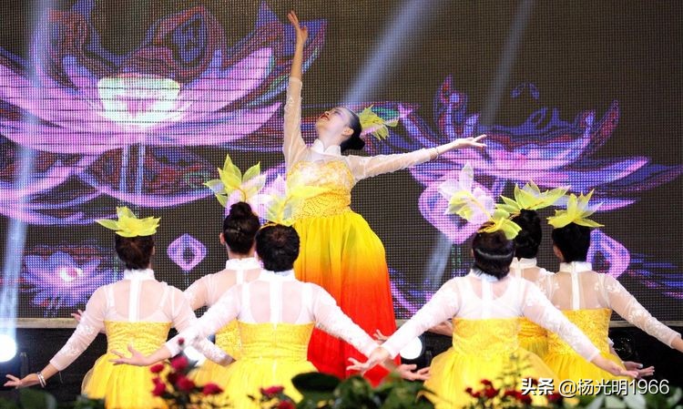 施秉一中：唱响青春   舞动人生