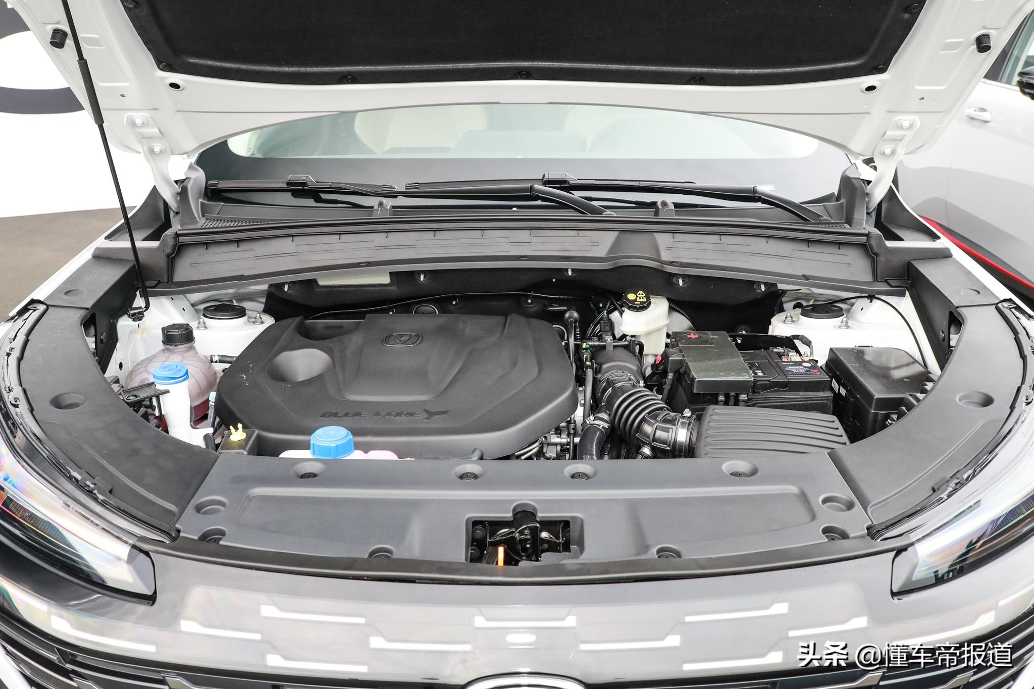 新车 | 预售10.69万元起，新一代长安CS55 PLUS亮相成都车展
