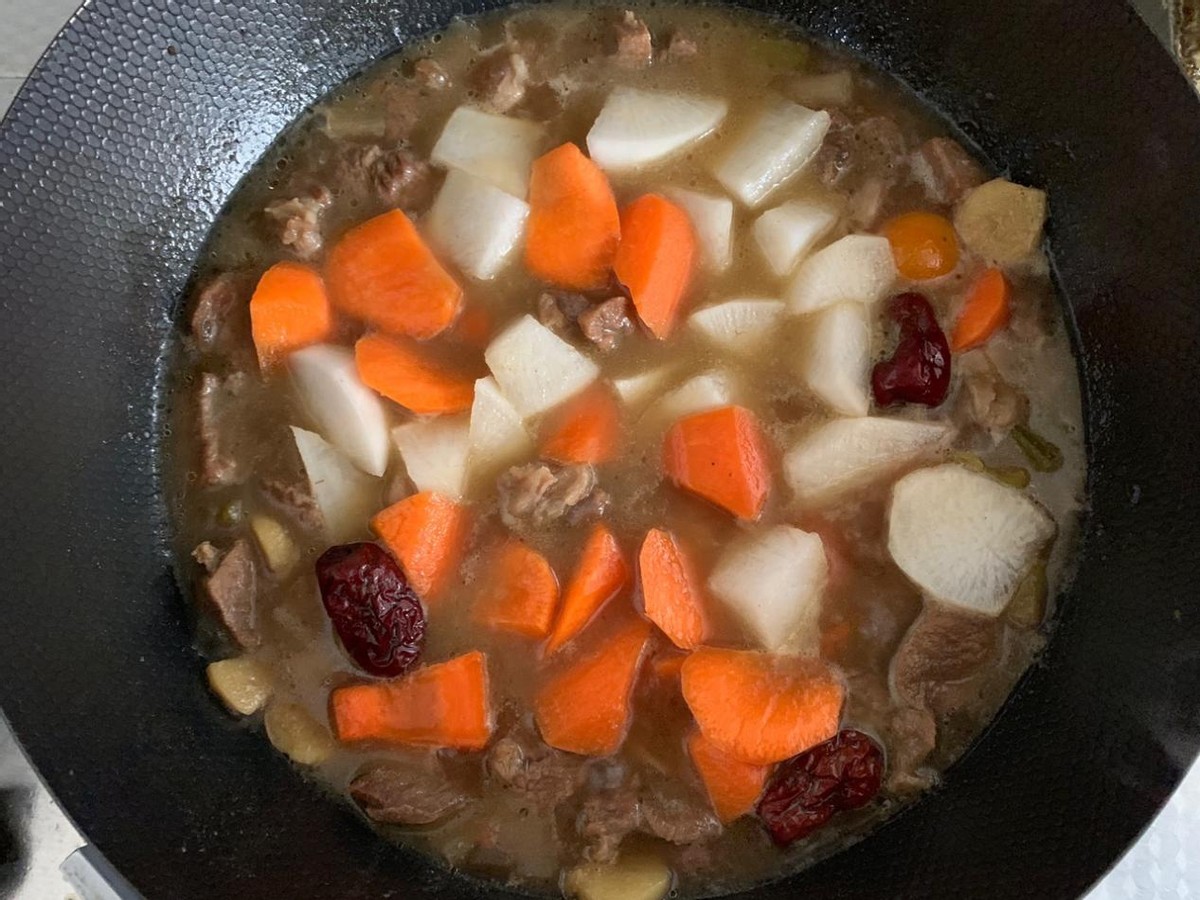 牛肉燉蘿卜的做法,