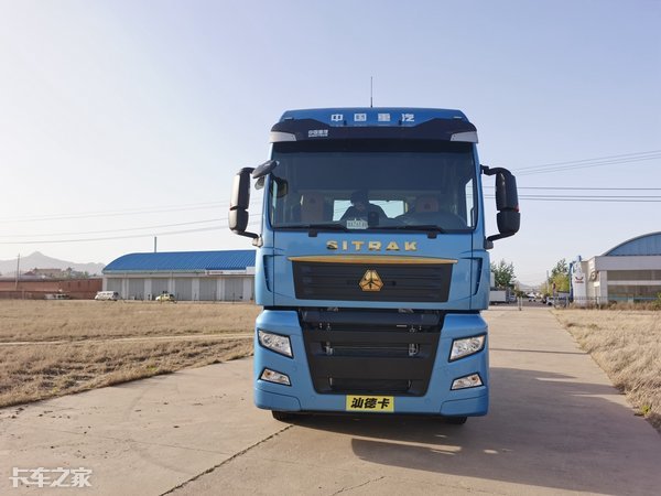 2020款重汽汕德卡牵引车配超高顶驾驶室，售价45万元值吗？