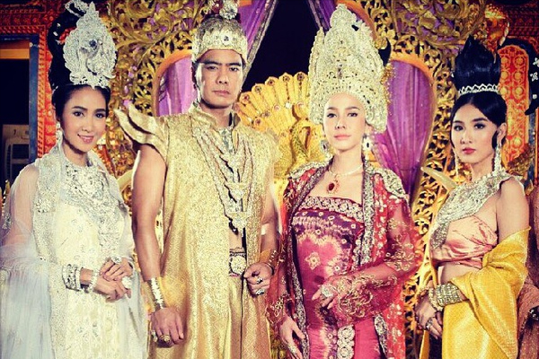 国内的宫斗剧看多了,看看泰国的宫斗剧吧