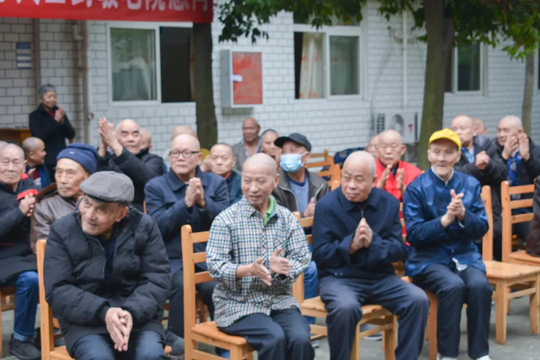 九九重阳节 浓浓敬老情——双流区金桥小学开展“五个一”敬老活动