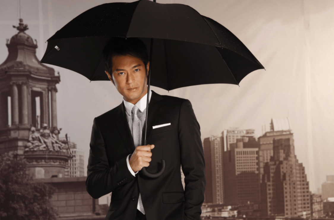 古天乐曾捐赠111所学校，而10年前这所希望小学，如今却彻底荒凉