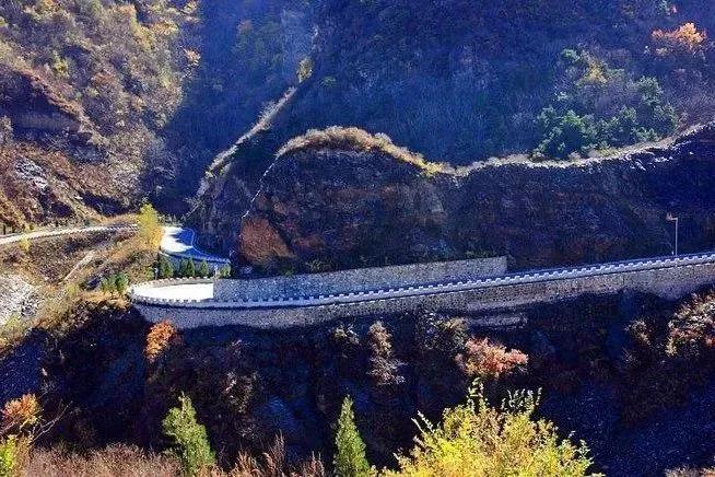 赏秋时节 </p><p>　　 打卡京郊这10条乡村公路，藏着北京最美的秋天