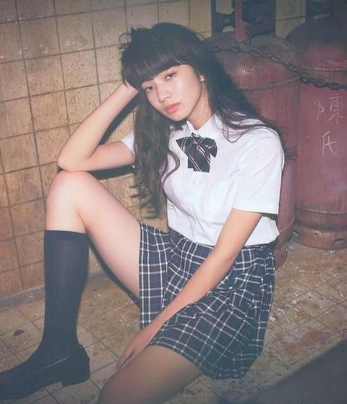 甜美与性感并存的小松菜奈