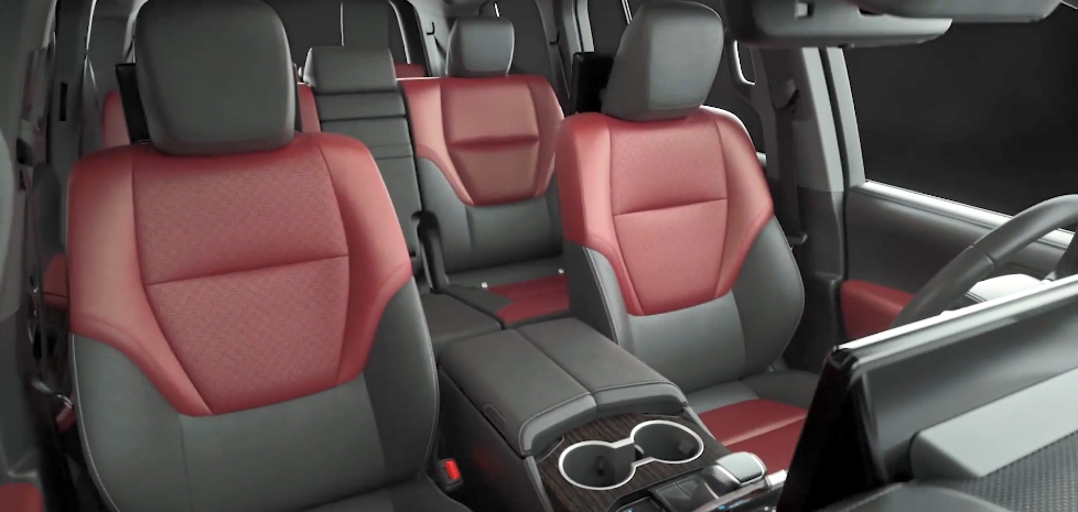 丰田兰德酷路泽，霸气外观+V6双涡轮动力，越野个性十足