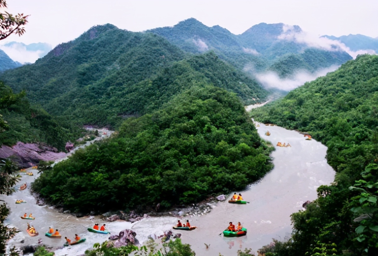 宝天曼峡谷漂流(南阳内乡宝天曼峡谷漂流全长8公里)